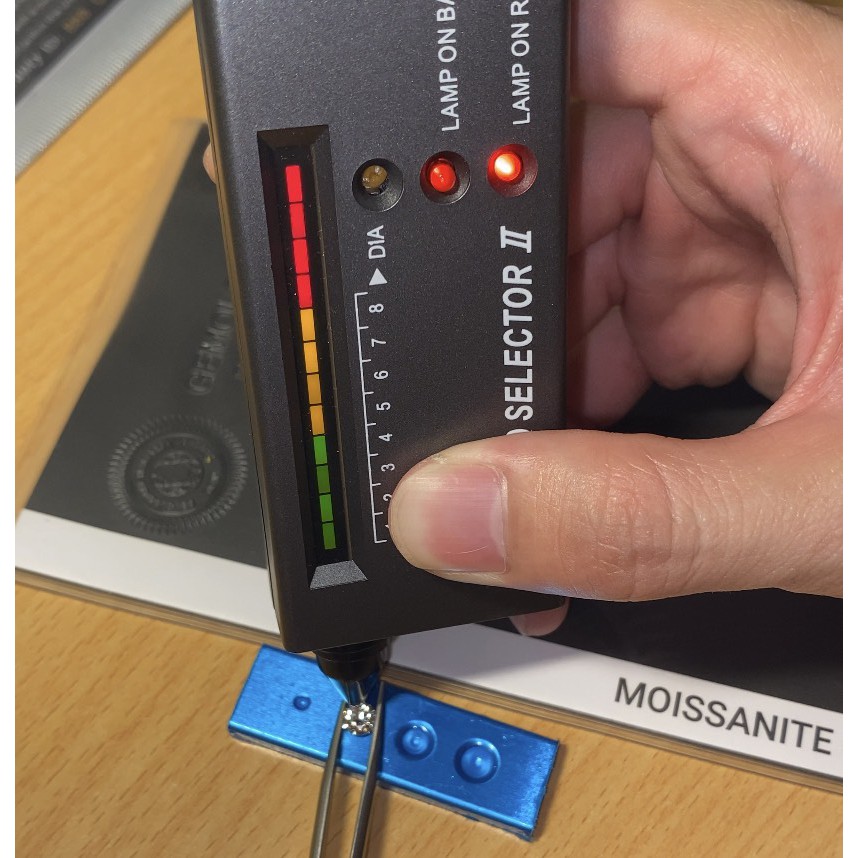 Kim cương nhân tạo Moissanite giác cắt tròn. Trang sức bạc cao cấp, nhẫn, bông tai, khuyên tai