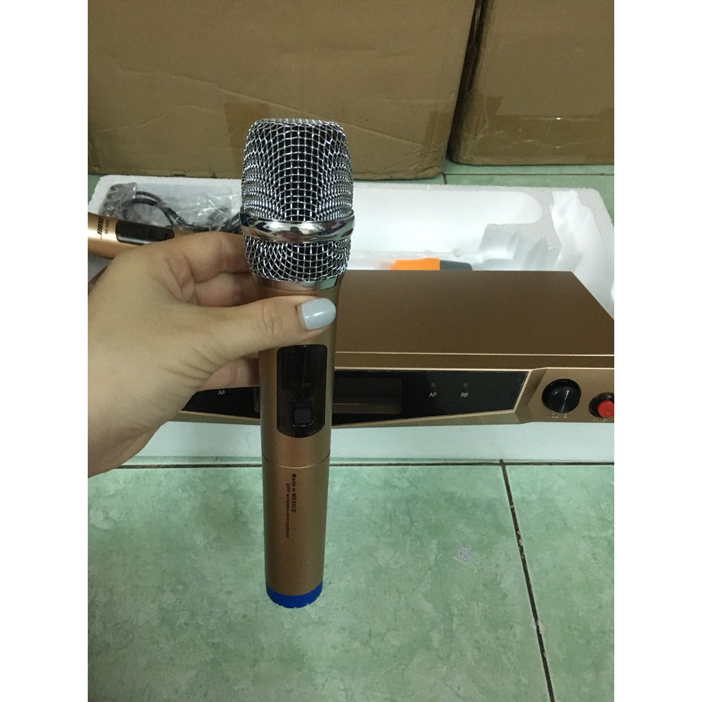 micro hát karaoke bs9999 thế hệ mới mẫu mã đẹp âm thanh tuyệt vời