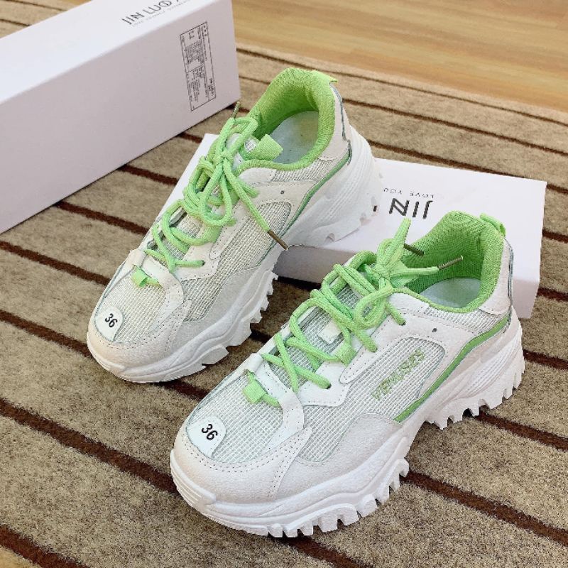 Giày thể thao nhẹ, êm chân, thoáng khí, giá sale mạnh😍