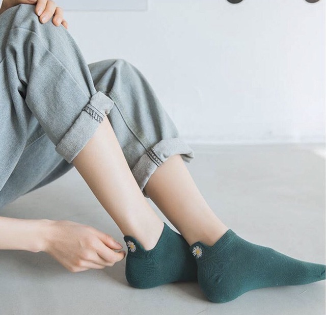 [Hàng mới về] VỚ/TẤT NGẮN MÀU NỔI BẬT THÊU GÓT HOA CÚC THỜI TRANG XINH XẮN