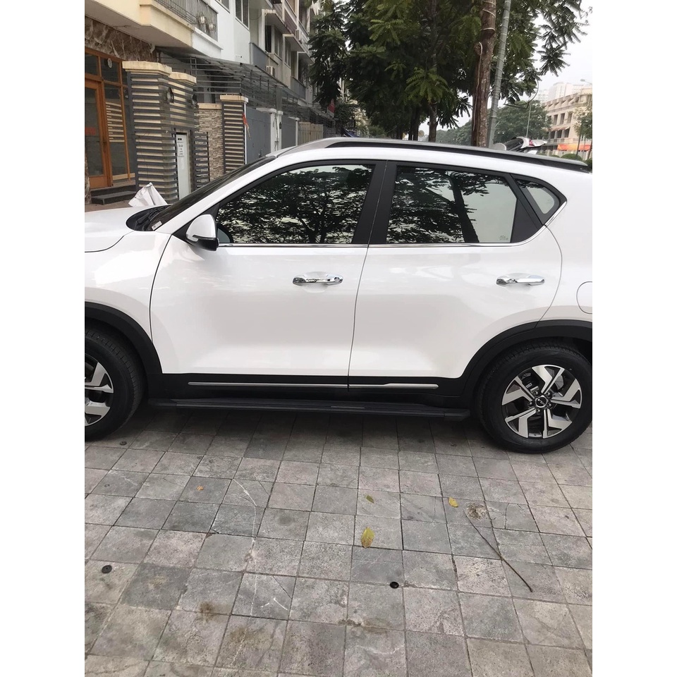 Nẹp viền chân kính, cong kính xe KIA SONET 2021- 2022 chất liệu inox 304 sáng bóng
