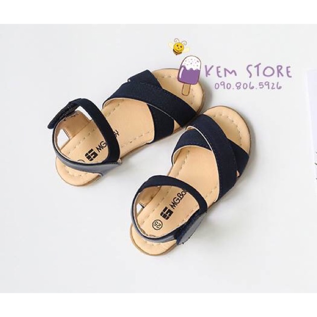 Giày sandal bé gái