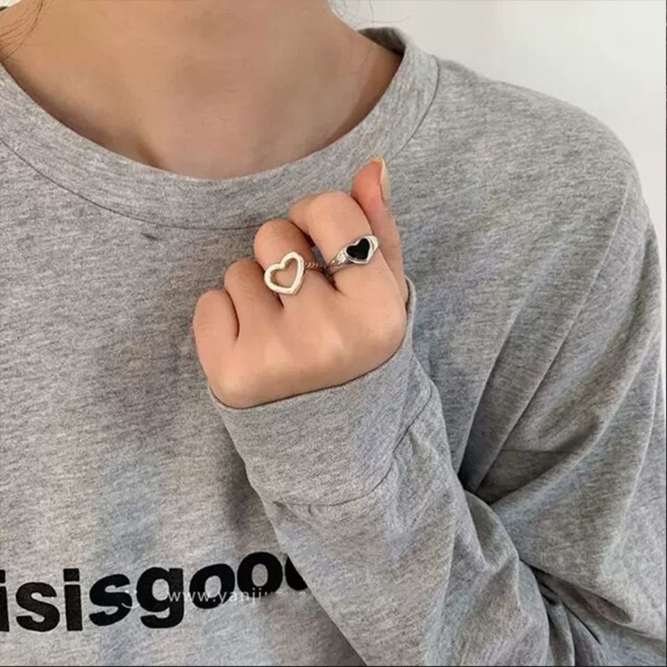 Bộ nhẫn hình trái tim đính đá quý màu đen và nhẫn trái tim cắt rỗng phong cách đơn giản cổ điển dành cho nữ