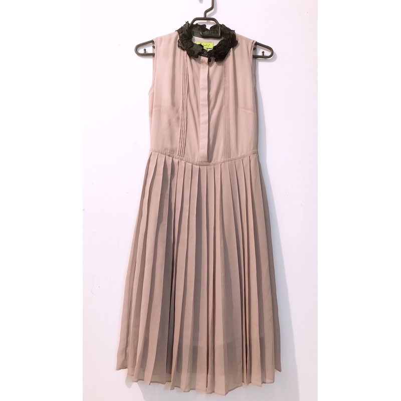 đầm xếp ly label