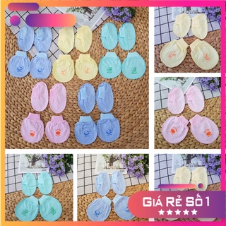 Bao tay, bao chân cho bé sơ sinh