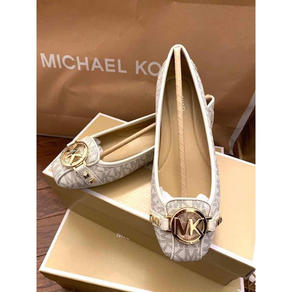 Giày nữ chính hãng Michael Kors đã về ngập tràn phục vụ chị em nhé