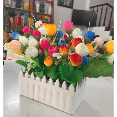Chậu hoa hồng mini nhỏ xinh hoa giả (kèm chậu sứ - hàng rào) để bàn bày trí nhà cửa văn phòng
