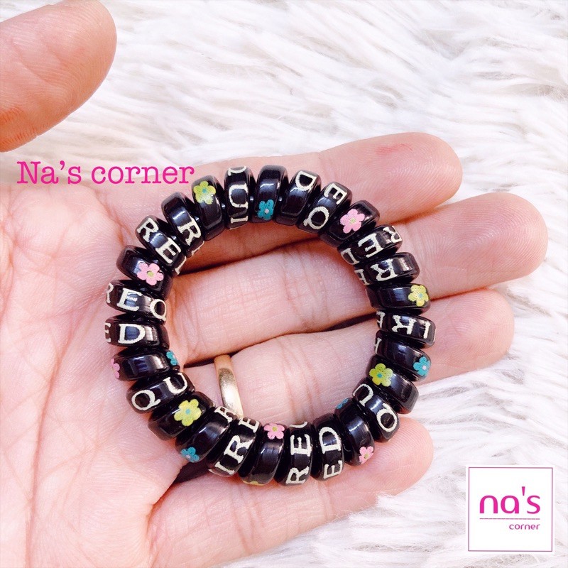 Cột tóc lò xo lớn màu đen hoạ tiết hoa chữ sang trọng thời trang