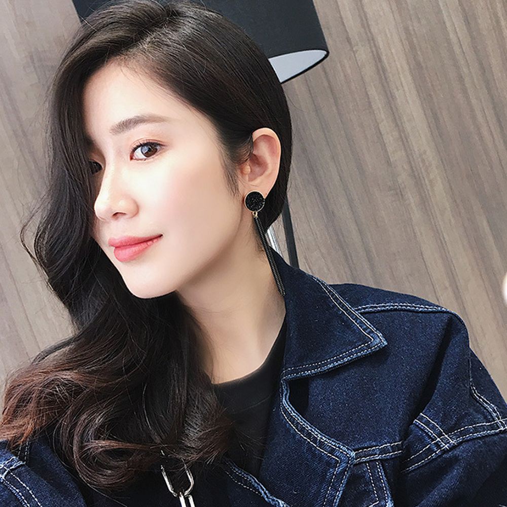 Bông tai dạng tua rua đính đá xinh xắn