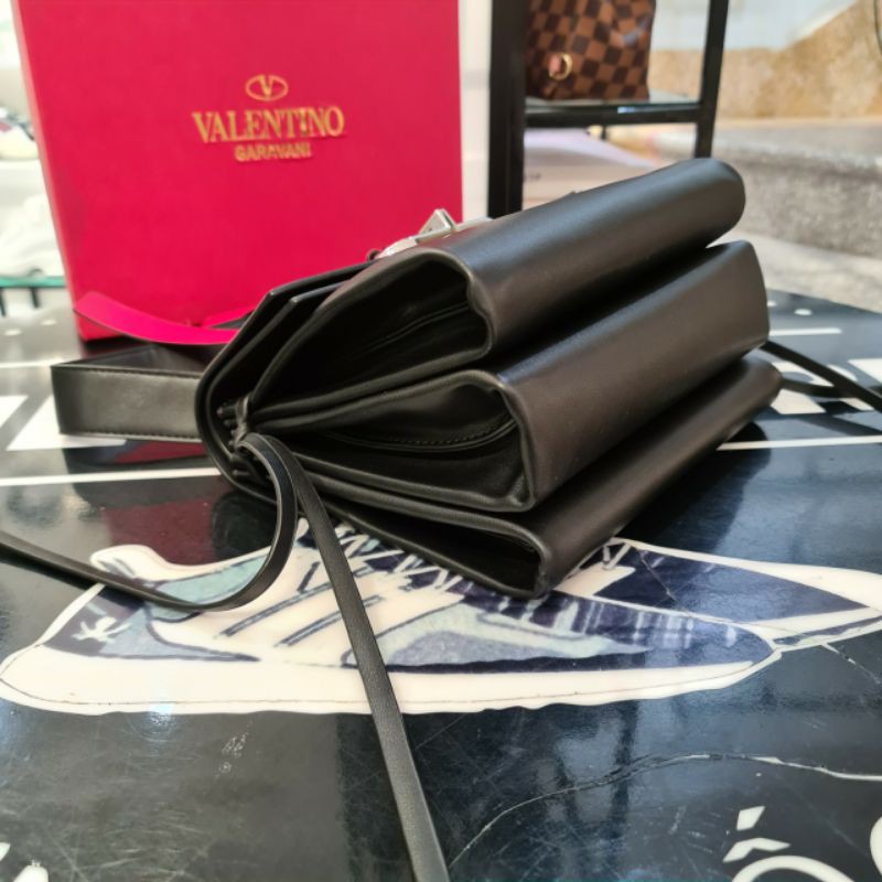 Túi xách valentino đen