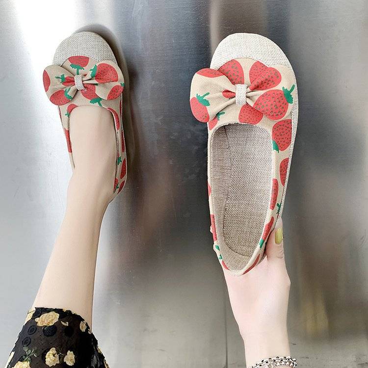 Giày Lười Đế Mềm Họa Tiết Dễ Thương | BigBuy360 - bigbuy360.vn