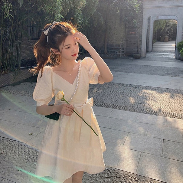 Đầm tay phồng cổ chữ V thiết kế thời trang mùa hè phong cách Pháp 2021