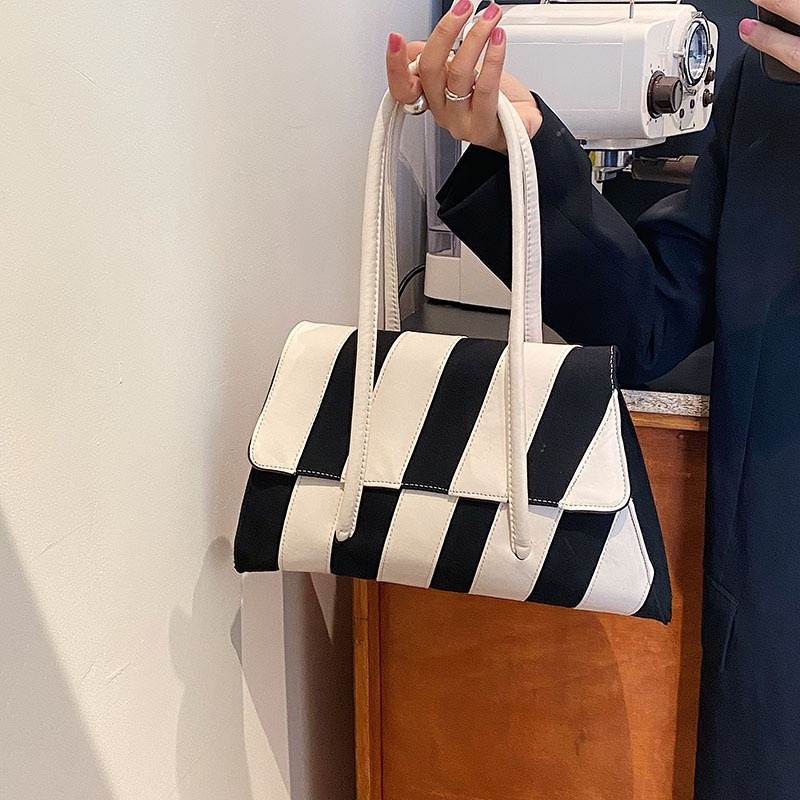 Túi Xách Đeo Vai Thiết Kế Đơn Giản GYLXB578