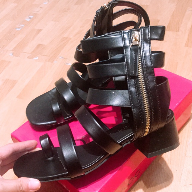 Sandal chiến binh xỏ ngón