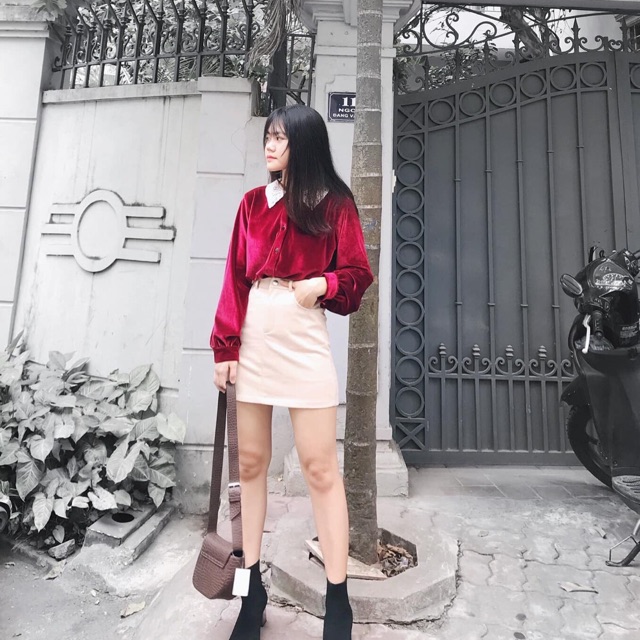 Áo sơ mi nhung cổ ren có 2 mầu đen , đỏ ( hàng may thiết kế ảnh tự chụp 100%)