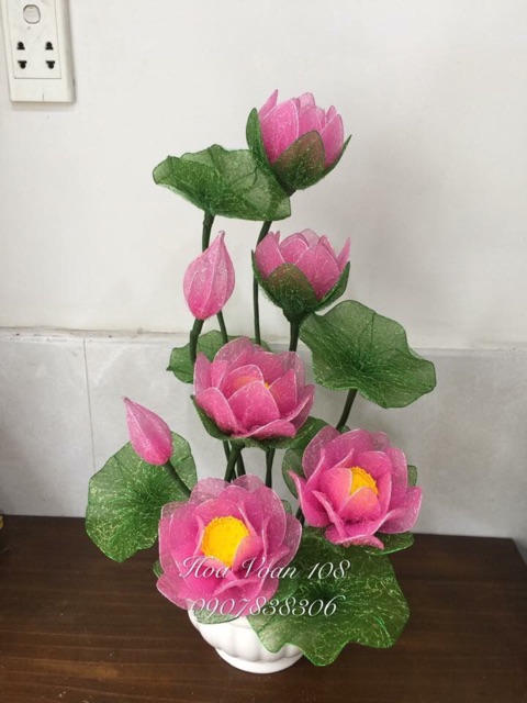 Nhuỵ sen màu vàng