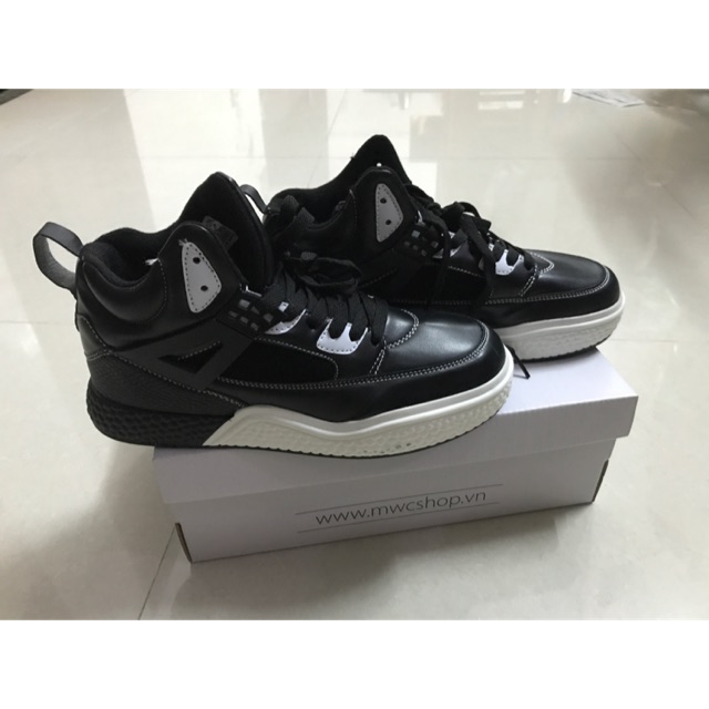 Thanh lý giày thể thao MWC