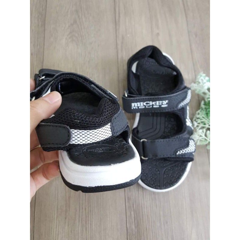 Giày Sandal bé trai xám đen