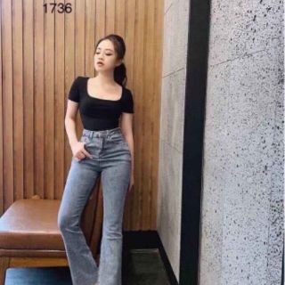 Crt cổ vuông