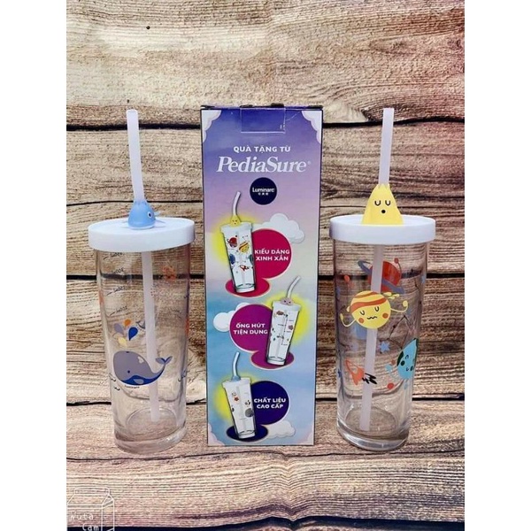 ly thuỷ tinh lumilac kèm ống hút có chia vạch,hàng khuyến mãi giá rẻ, cốc 7 màu cho bé