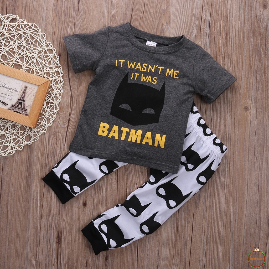 Set quần áo gồm áo thun tay ngắn hình batman dễ thương cho trẻ sơ sinh