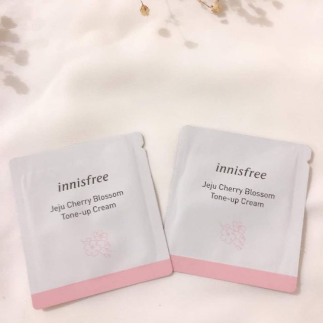 10 gói Kem Dưỡng Trắng INNISFREE Jeju Cherry Blossom Tone-up Cream 1 ml