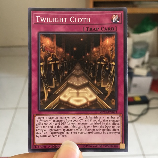 Trap card “Twilight Cloth”