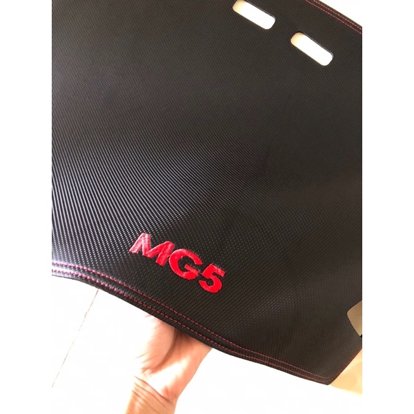 Thảm Taplo Xe MG5 (Số sàn AT, số tự động) da vân cacbon, thảm nhung cao cấp