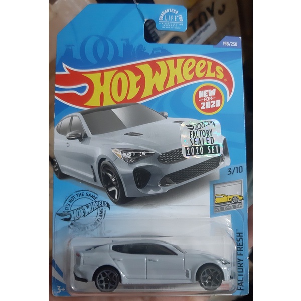 Xe mô hình Hot Wheels '19 Kia Stinger GT GHF02