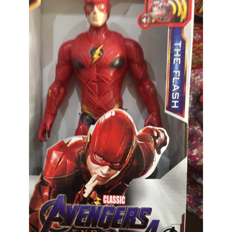 Mô hình các siêu anh hùng avengers ( có pin, nhạc và đèn sáng ở ngực )