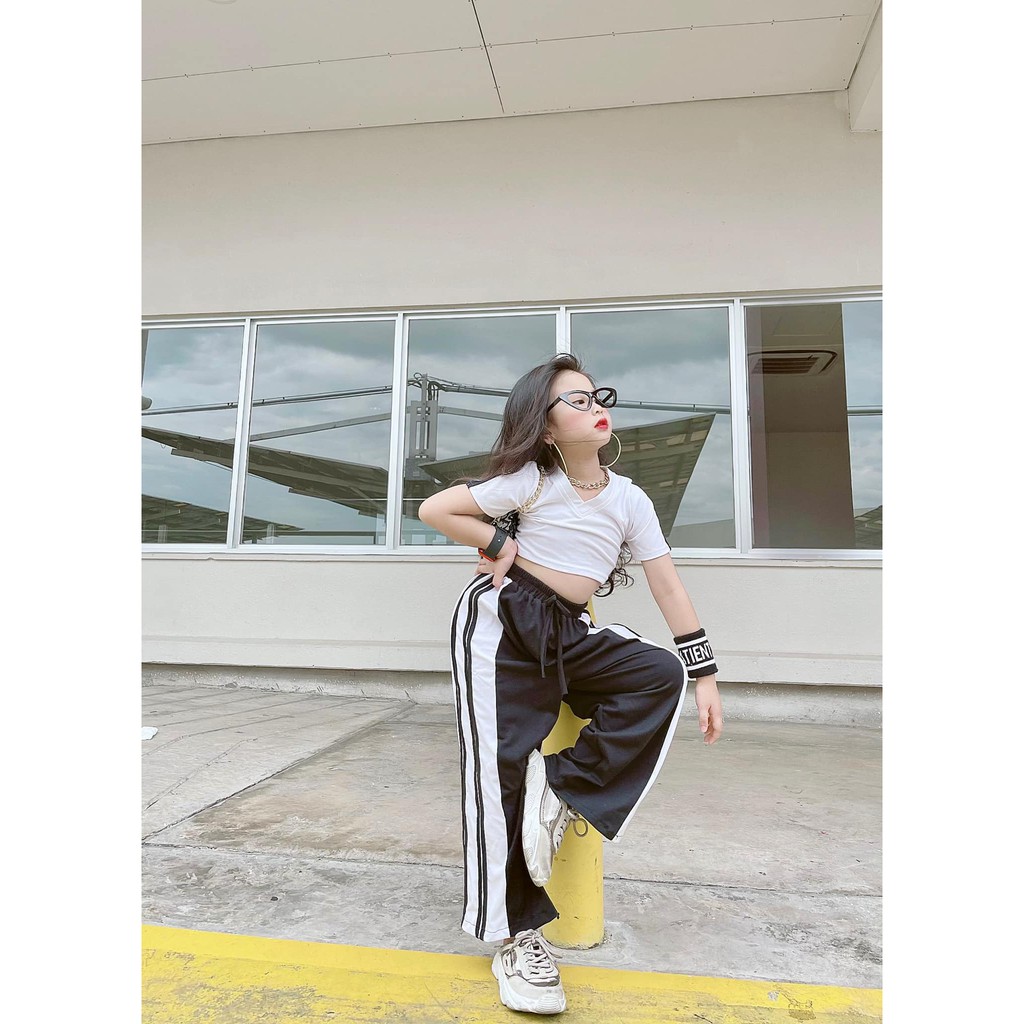 Set bộ thể thao ống suông trắng đen bg