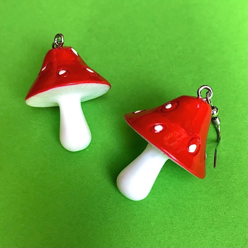 Khuyên tai hình nấm đỏ