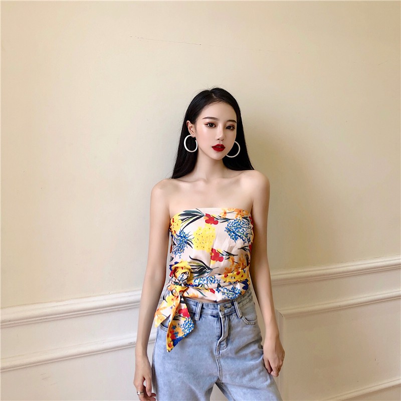 Áo croptop IELGY hở vai in họa tiết quyến rũ nữ tính