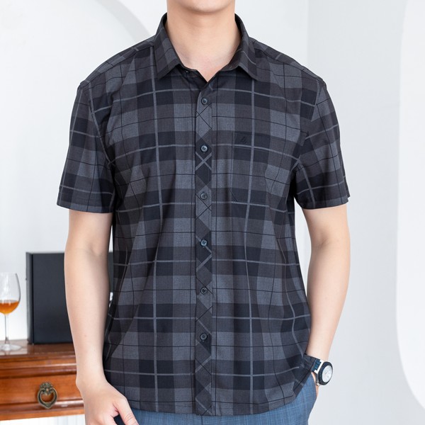Áo Sơ Mi Nam Công Sở Trung Niên Anton Somianton Màu Đen Ngắn Tay Họa Tiết Kẻ Caro Vải Sợi Tre Thoáng Mát - NC131
