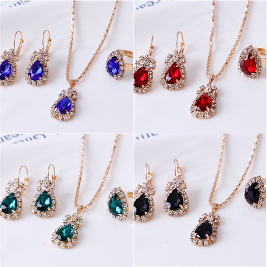 Bộ trang sức ba món hình giọt nước