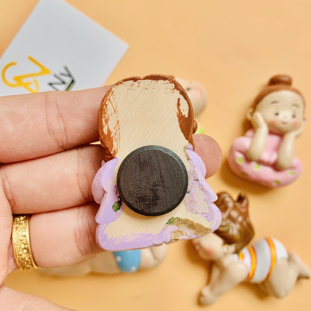 Nam châm tủ lạnh hình ảnh em bé ngộ nghĩnh kích thước 4cm (hình 3)