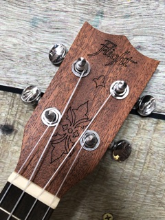 Đàn Ukulele Soprano Flight Miệng Hoa - CB2