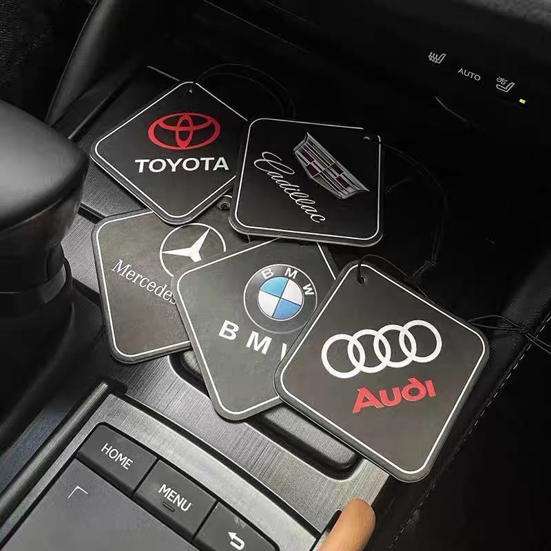 Lá Thơm Treo xe khử mùi xe hơi Hương nước hoa Pháp cao cấp