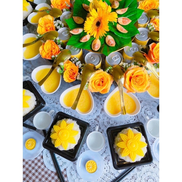 Bát trái tim viền đen