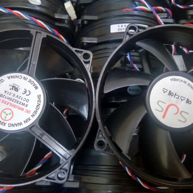 Quạt 9cm trục có ổ bi 12V zin máy tính server