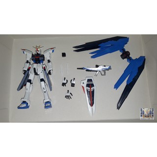 Mô hình lắp ráp RG 1/144 Gundam Freedom Bandai (đã ráp) 2nd