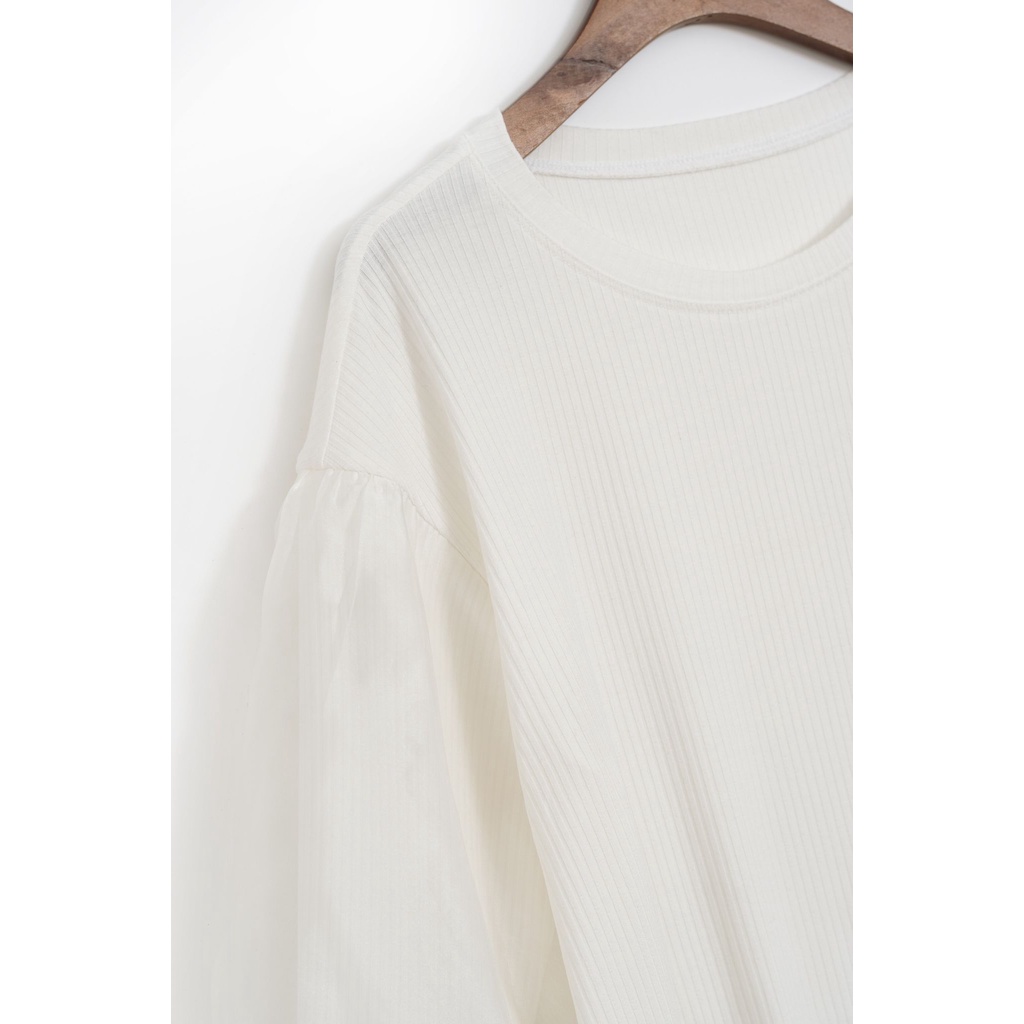 Áo len nữ MADELEN tay bồng phối von màu trắng | BigBuy360 - bigbuy360.vn