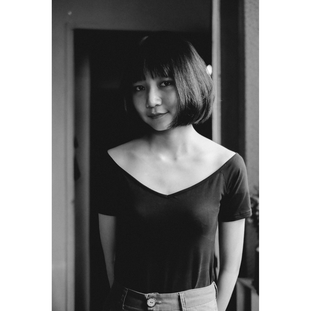 Tenratvui - Áo thun đen Little Black Tee cổ tim bẹt vai