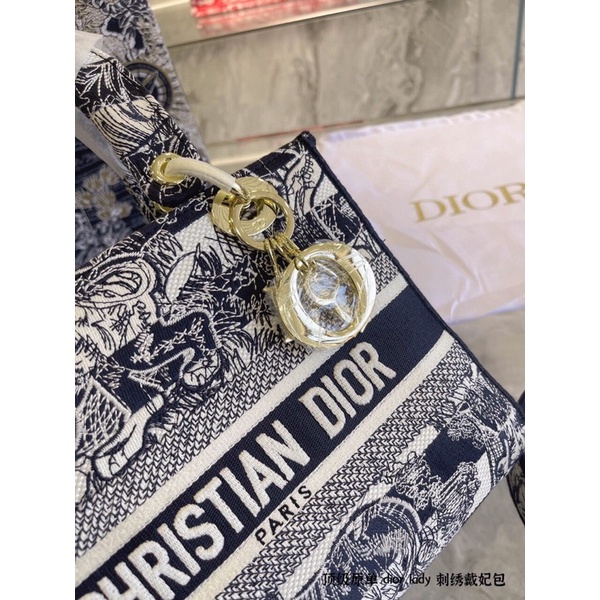 Túi xách Diỏr d lite sz 24 hàng super vip thêu toàn bộ