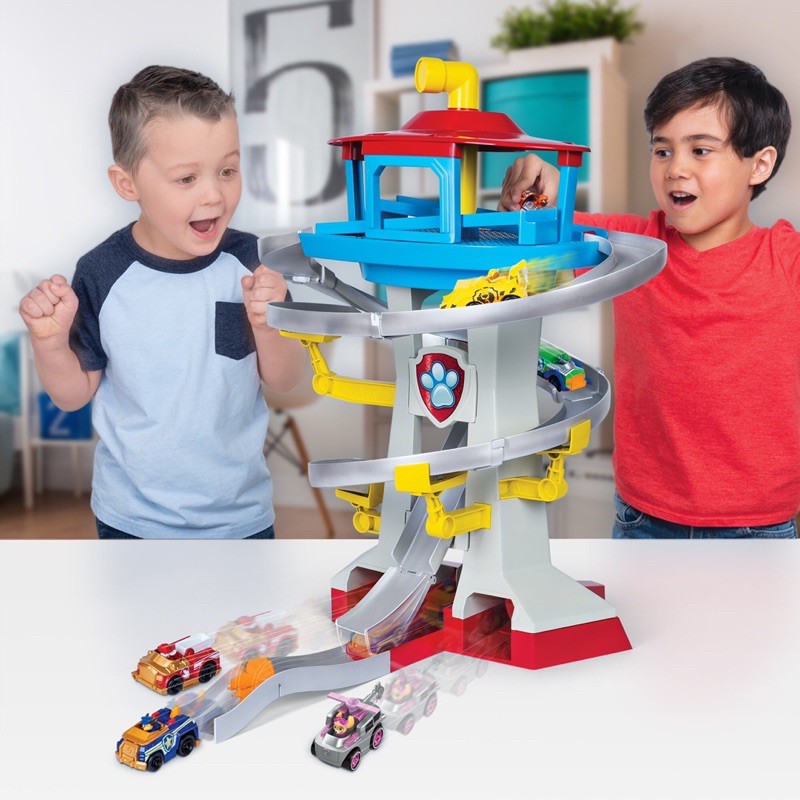 Trạm cứu hộ Adventure Bay rescue và 2 chú chó metal của Paw patrol
