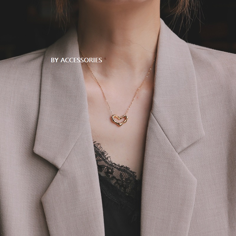 Dây chuyền titan trái tim rỗng viền dày không gỉ WN2119