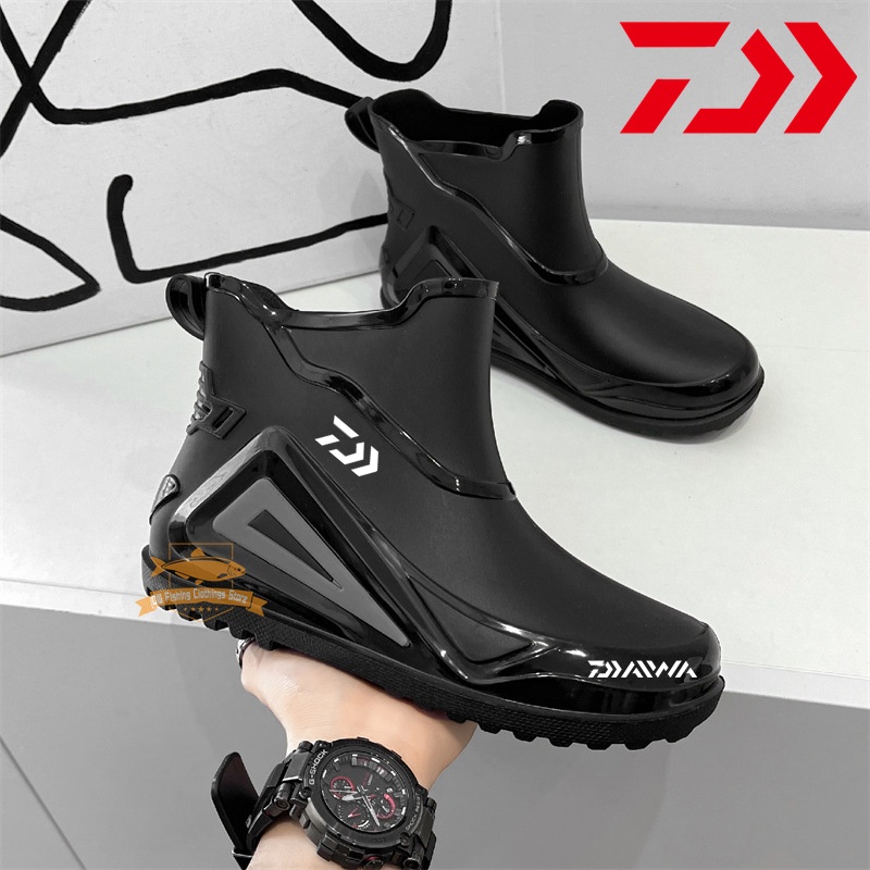 Daiwa Giày Bốt Cao Su Đi Mưa / Câu Cá Chống Trượt Chống Thấm Nước Siêu Bền Cho Nam
