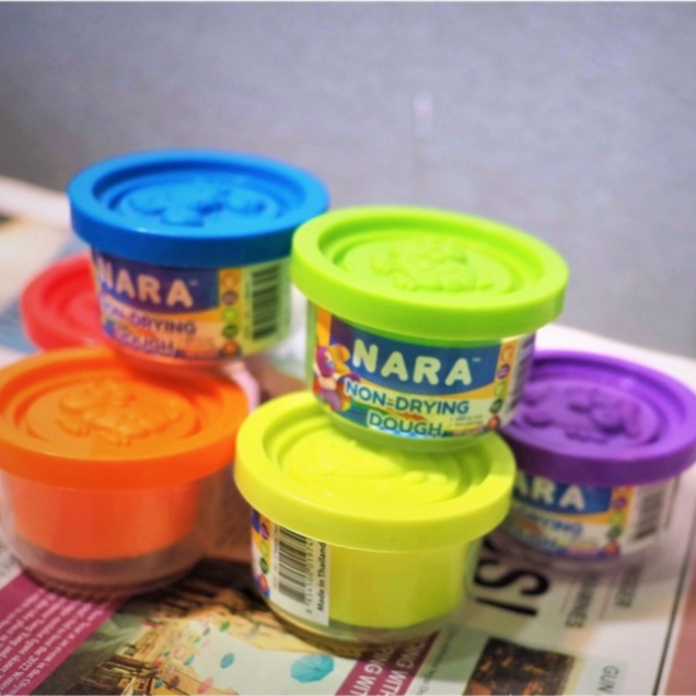 Hộp bột nặn Nara Premium, nhập khẩu Thái Lan, không khô suốt 3 năm, không dính tay, an toàn cho bé
