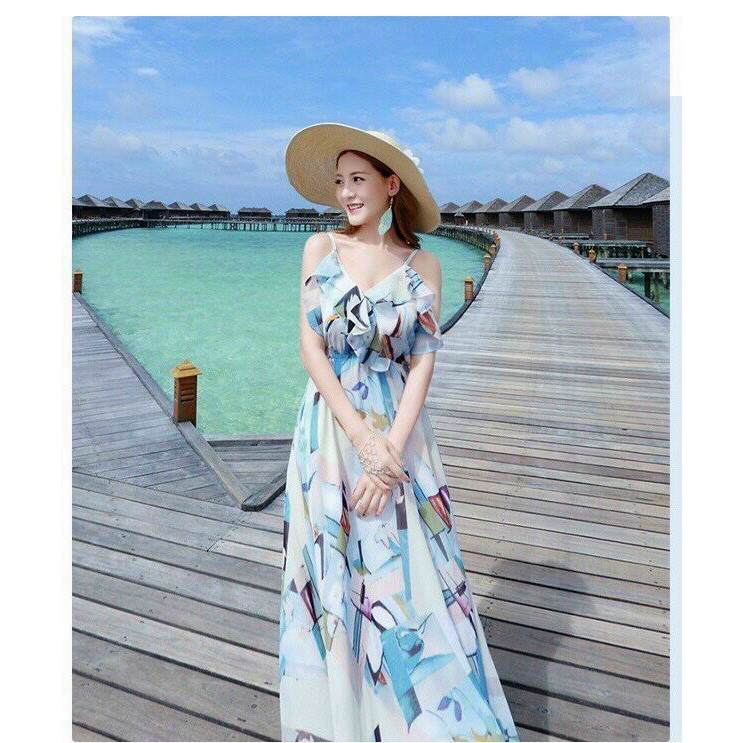 ĐẦM MAXI HOA 2 DÂY PHỐI BÈO Chất: voan tơ lót thun Màu : hoạ tiết như hình Kiểu dáng: đầm dài, cổ V phối bèo cách điệu,