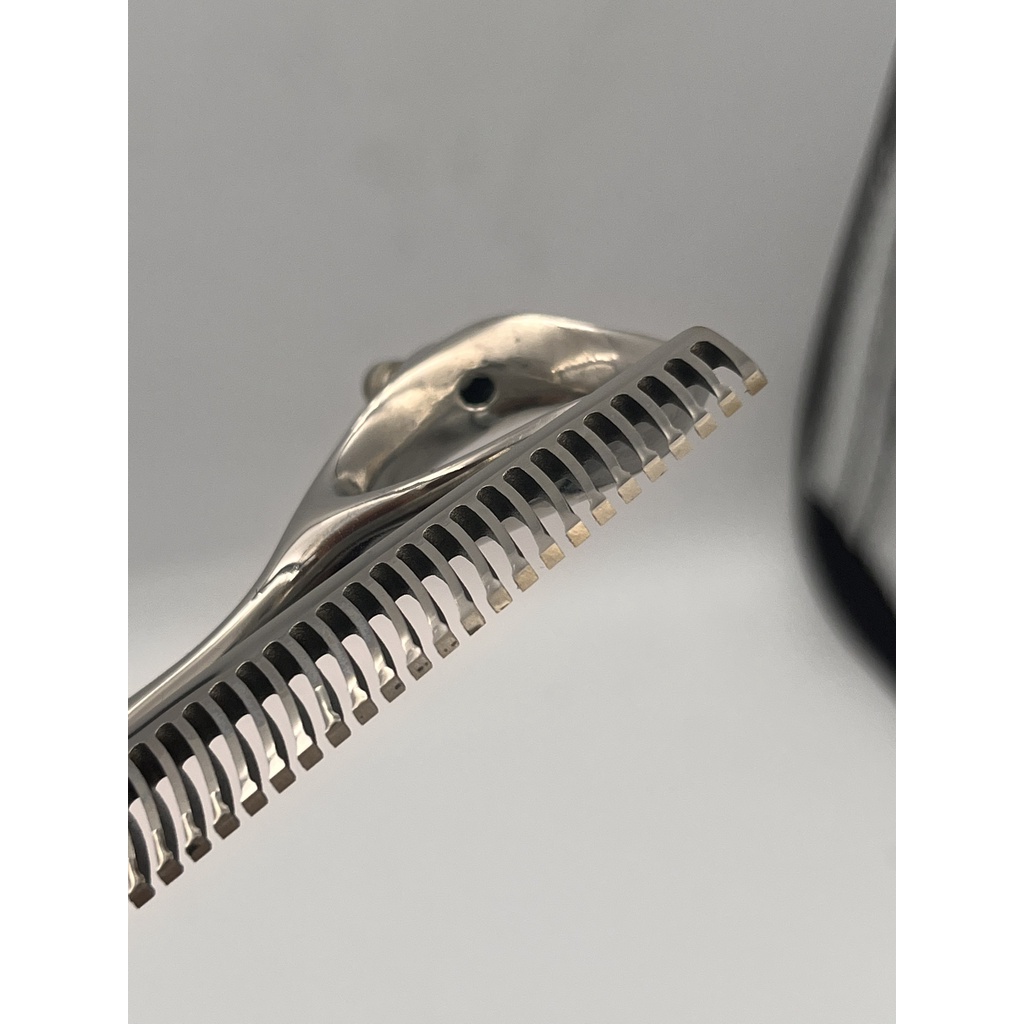 Kéo cắt tóc Titan thép 440C sắc bén bền bỉ - TT630